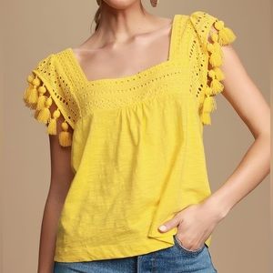 Lulu's Aileen Yellow Eyelet Lace Tasseled Sleeveless Top Trim Crop Top Size M